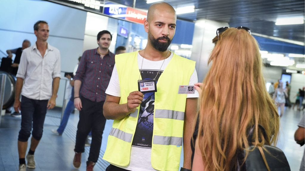 Ticketkontrollen finden oft an den Ausgängen statt. Foto: Johannes Zinner