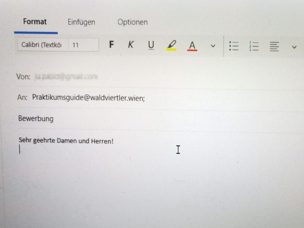 Schon beim ersten E-Mail lauern viele Fehler und Chancen.