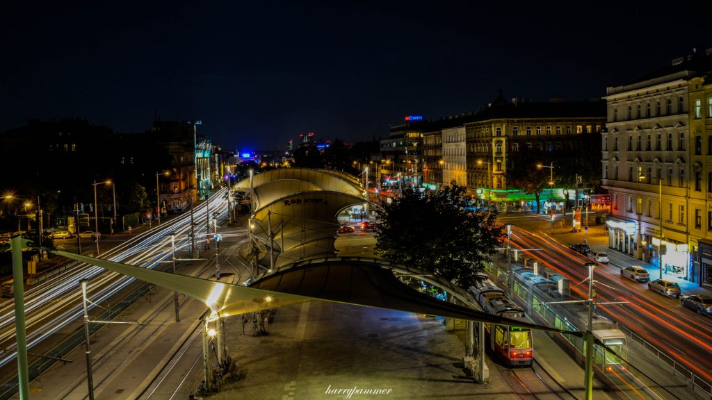Der Blick vom Dach ist speziell Nachts sehr schön. Foto: Harry Pammer