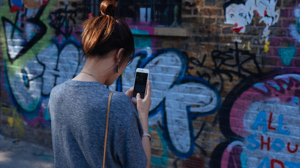 Auch die Freizeit lässt sich mittlerweile mit dem Smartphone gestalten. Foto: Clem Onojeghuo