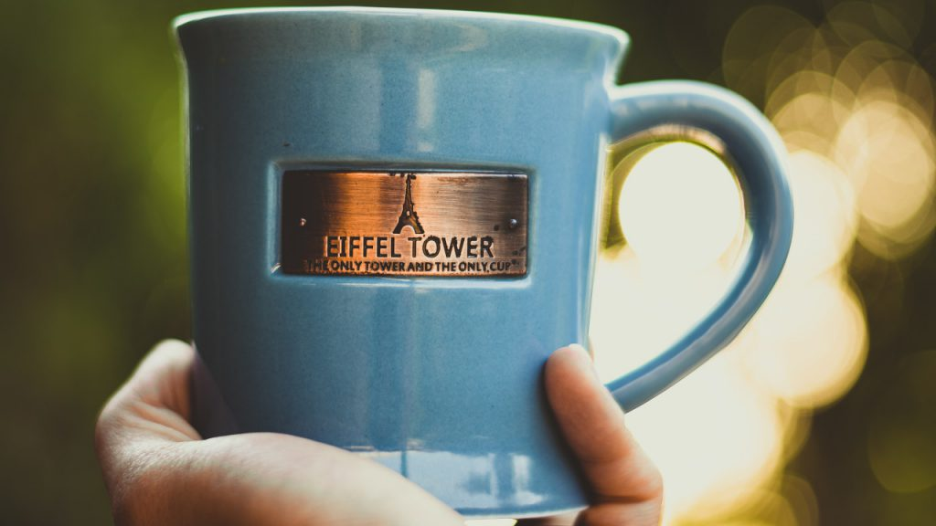 Umwelt retten, eigene Tasse verwenden. Foto: Ashkan Forouzani / Unsplash