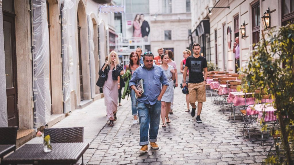 Eine Shades-Tours-Führung in der Wiener Innenstadt. Foto: Patrick Sabitzer