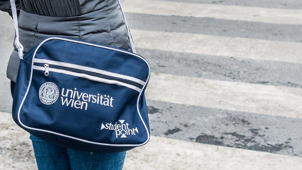 Je nach Studienfach kann sich auch ein Wechsel der Universität auszahlen, um sich in seinem Fach noch weiter zu spezialisieren. Foto: x1klima / flickr, CC BY-ND 2.0