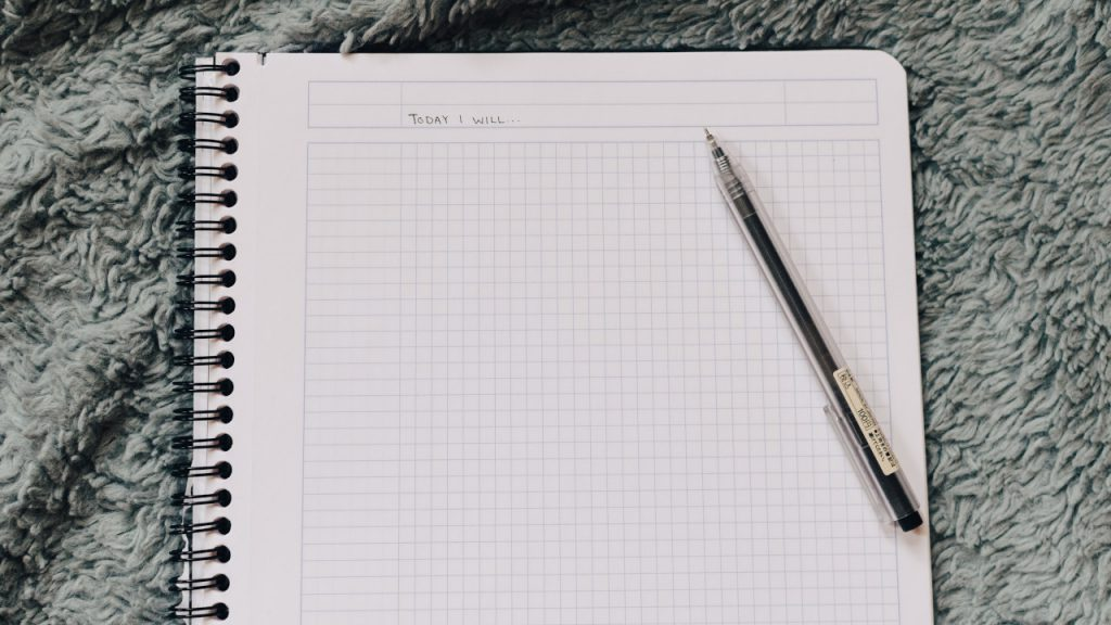 Wer neben dem Studium arbeitet, wird früher oder später zum Meister des Zeitmanagements. Foto: Kelly Sikkema / Unsplash