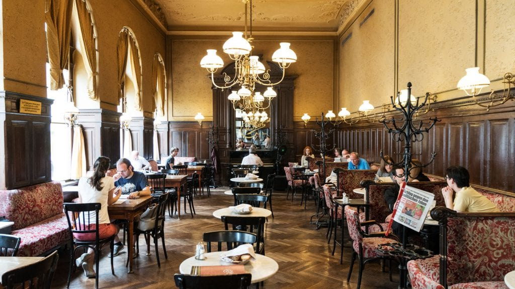 Im Café Sperl ist es wohlig warm. / Foto: Sandor Somkuti